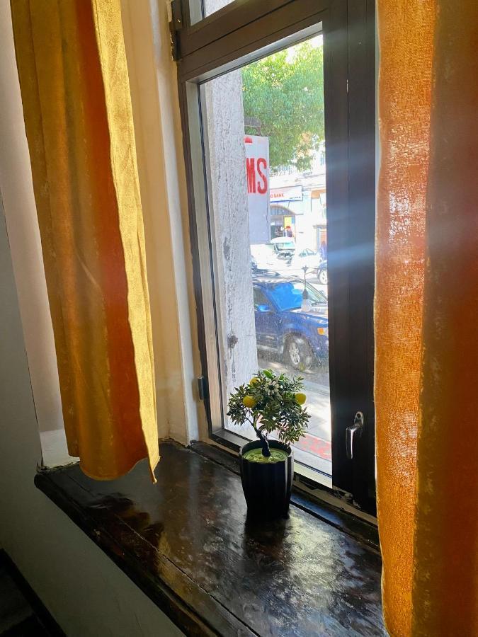 Communication Hostel バトゥーミ エクステリア 写真