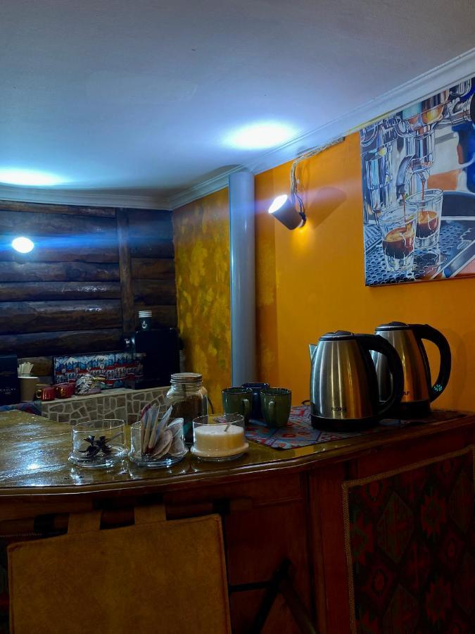 Communication Hostel バトゥーミ エクステリア 写真